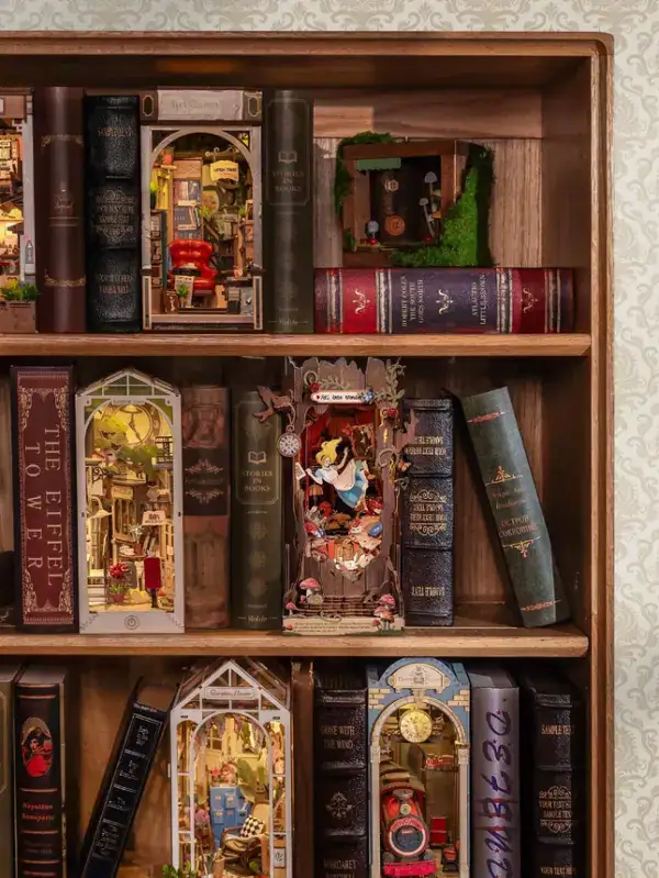 Rolife Fall Into Wonder DIY Book Nook - Image 4