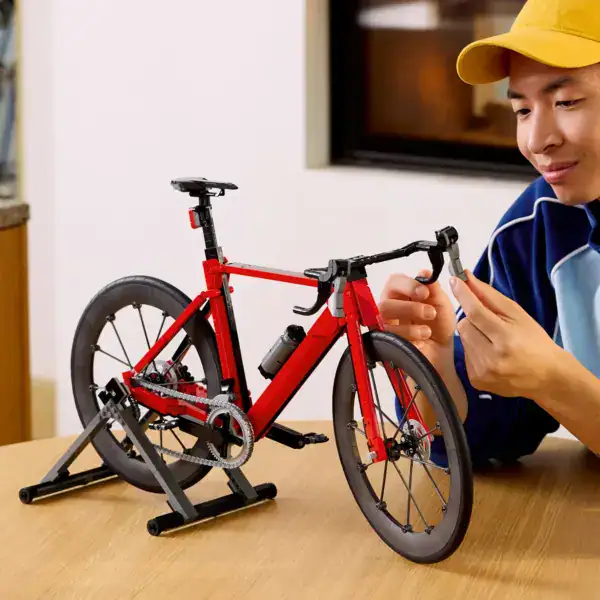 Lego Icons Road Bike - Image 3
