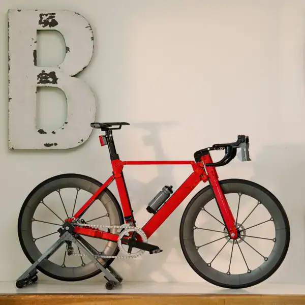 Lego Icons Road Bike - Image 2