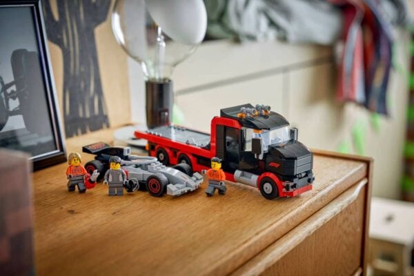 LEGO F1 Display Truck with Audi F1 Race Car - Image 10