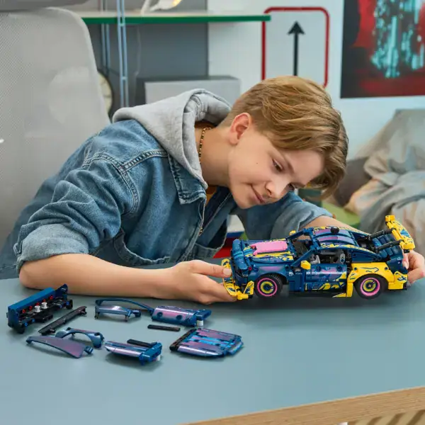 LEGO Technic Custom Garage Ford Mustang GT Car - Image 3