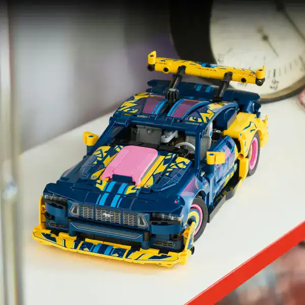 LEGO Technic Custom Garage Ford Mustang GT Car - Image 2