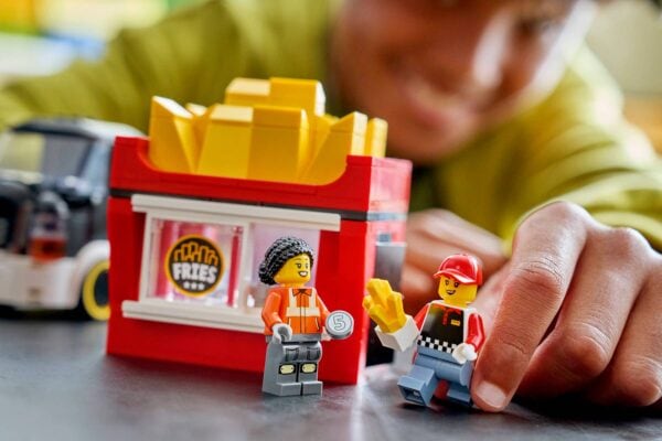 LEGO Fries Food Truck - Image 5