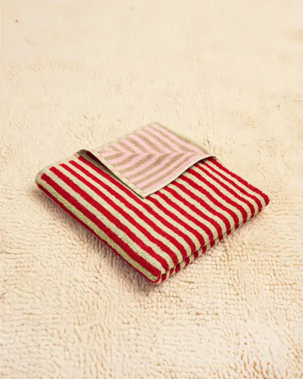 Dusen Dusen Ladybug Stripe Bath Towel - Image 2