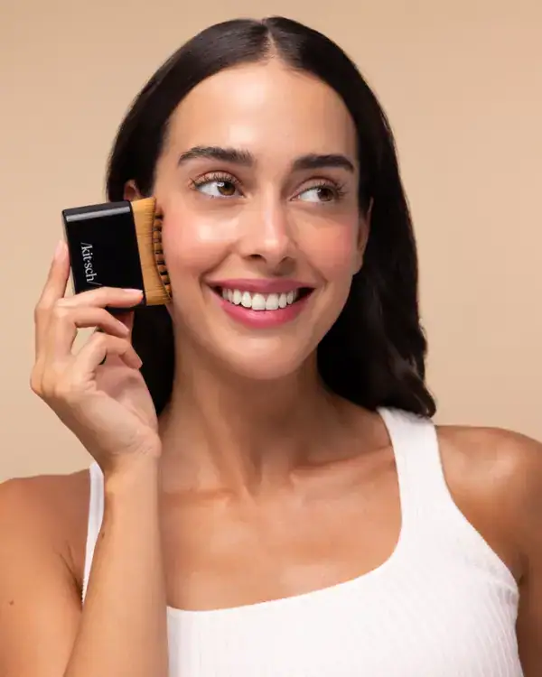 KITSCH Lymphatic Contour Face Brush (Black or Terracotta) - Image 2