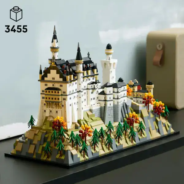 LEGO® Architecture Neuschwanstein Castle - Image 3