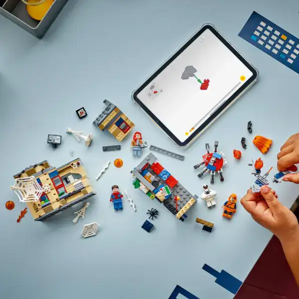 LEGO Marvel Peter Parker's Apartment - Image 4