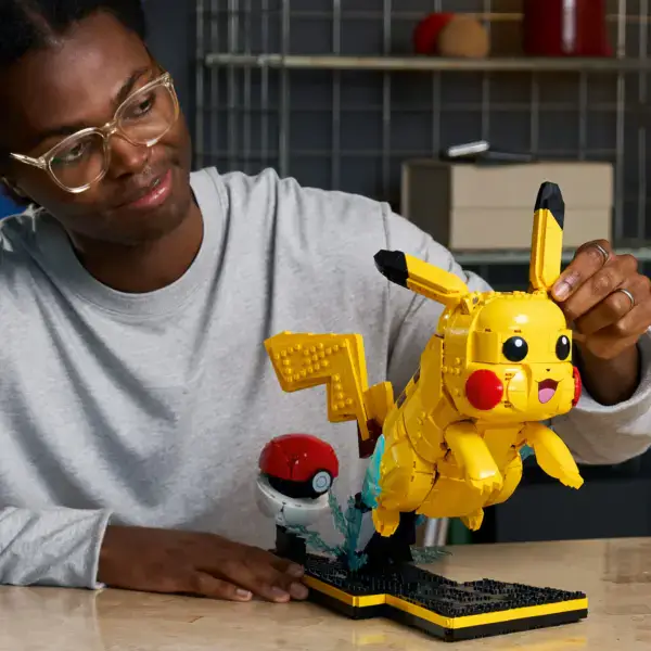 LEGO Pokemon Pikachu and Poke Ball - Image 3