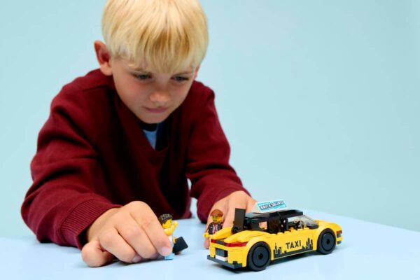 LEGO Yellow Taxi | City Taxi - Image 6