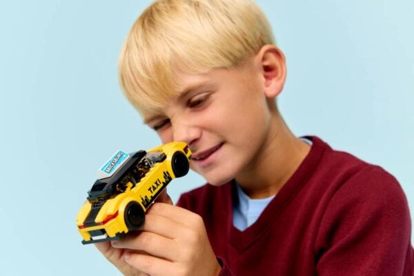 LEGO Yellow Taxi | City Taxi - Image 5