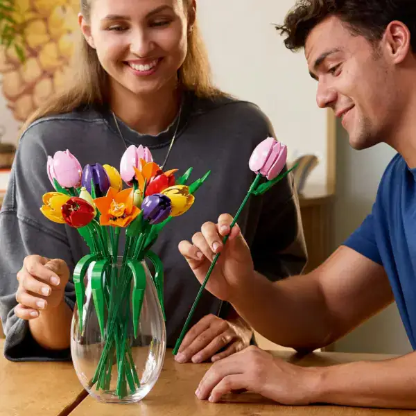 LEGO Tulip Bouquet - Image 3