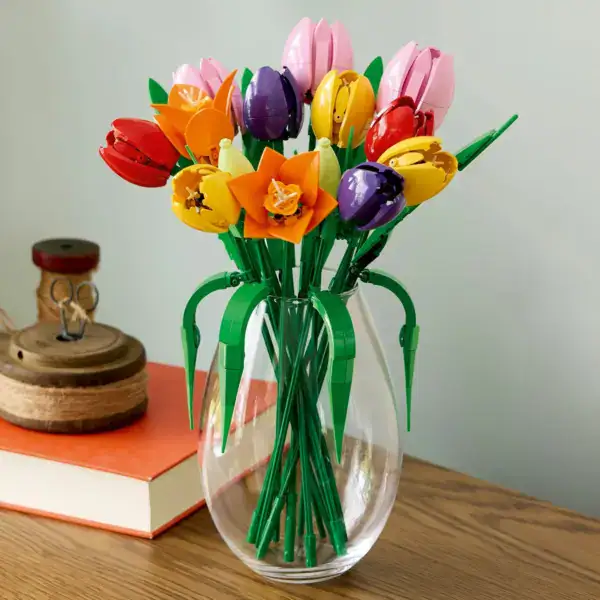 LEGO Tulip Bouquet - Image 2