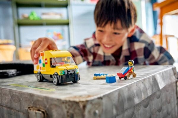 Lego City The Lego Van - Image 5